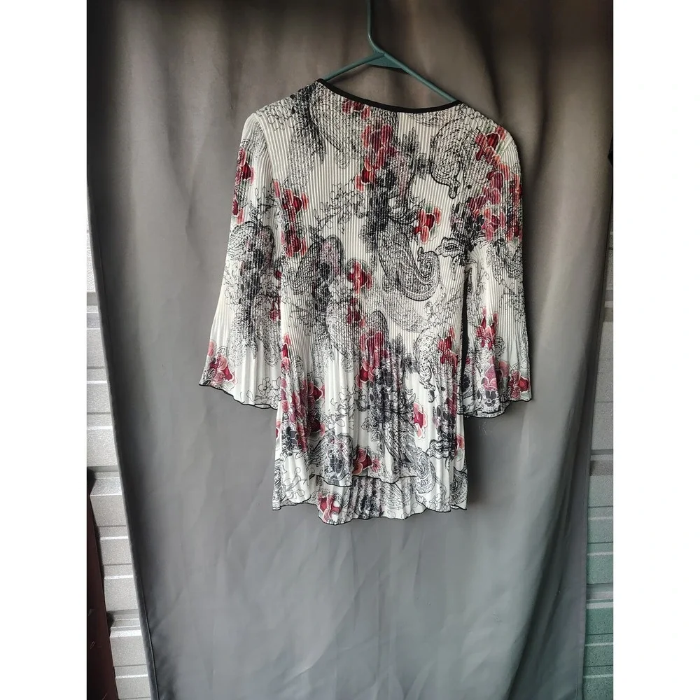 Investments Petites Floral Pleated Lace Neckline Blouse PM Red Black White